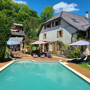 https://studio-4-personnes-piscine-proche-annecy-geneve.hotels-rhonealpes.com