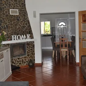 https://casa-de-ferias-algoz.hotelaalgarve.com