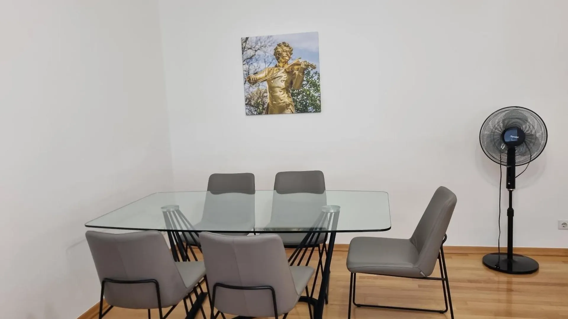 Prestige Vienna Apartment